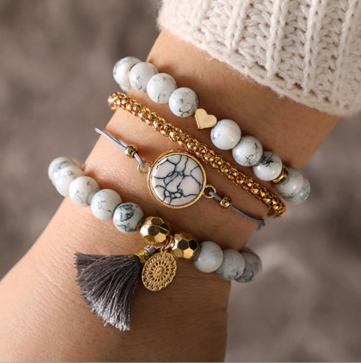 Lot de Bracelets Bohèmes Pierre de Pin et Pompon
