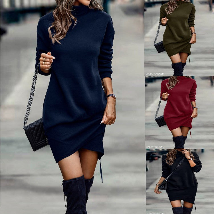 Robe Ajustée Col Haut à Détail Croisé